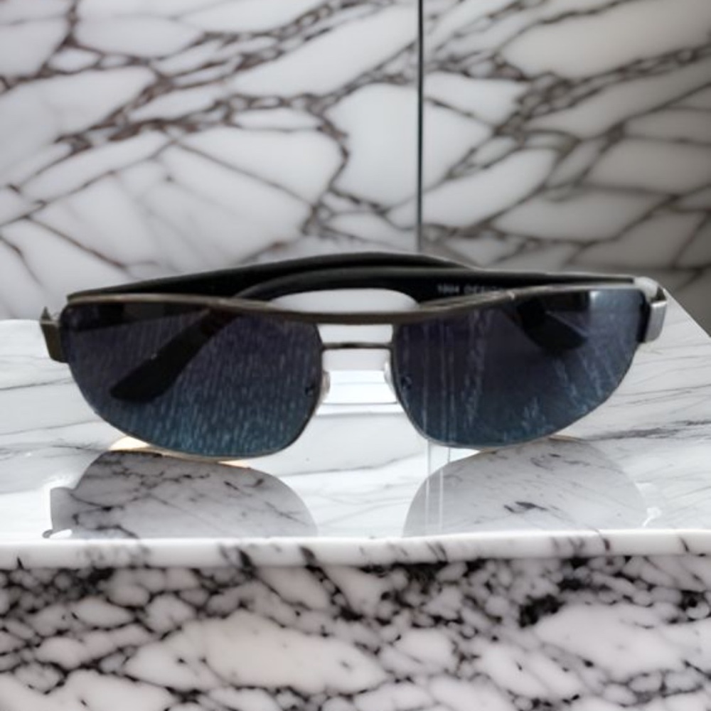 Classic Black Lens Metal Frame Sunglasses for Men - Timeless Elegance